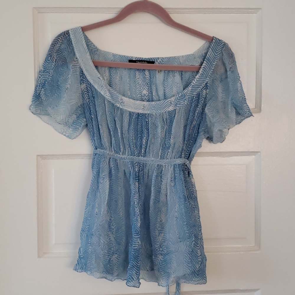 TAHARI Blue Beachy Sheer Top sz M